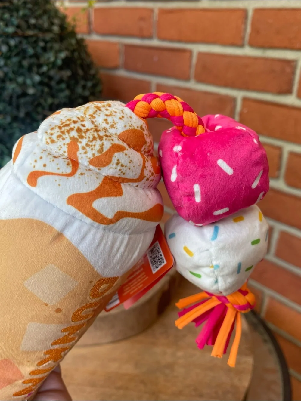 New DUNKIN & BARK SIGNATURE Cinnamon LATTE XL Dog Toy